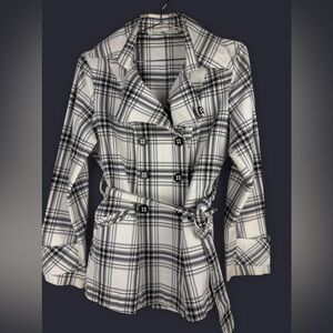 Bottega Vintage White and black plaid belted jacket with button up closure